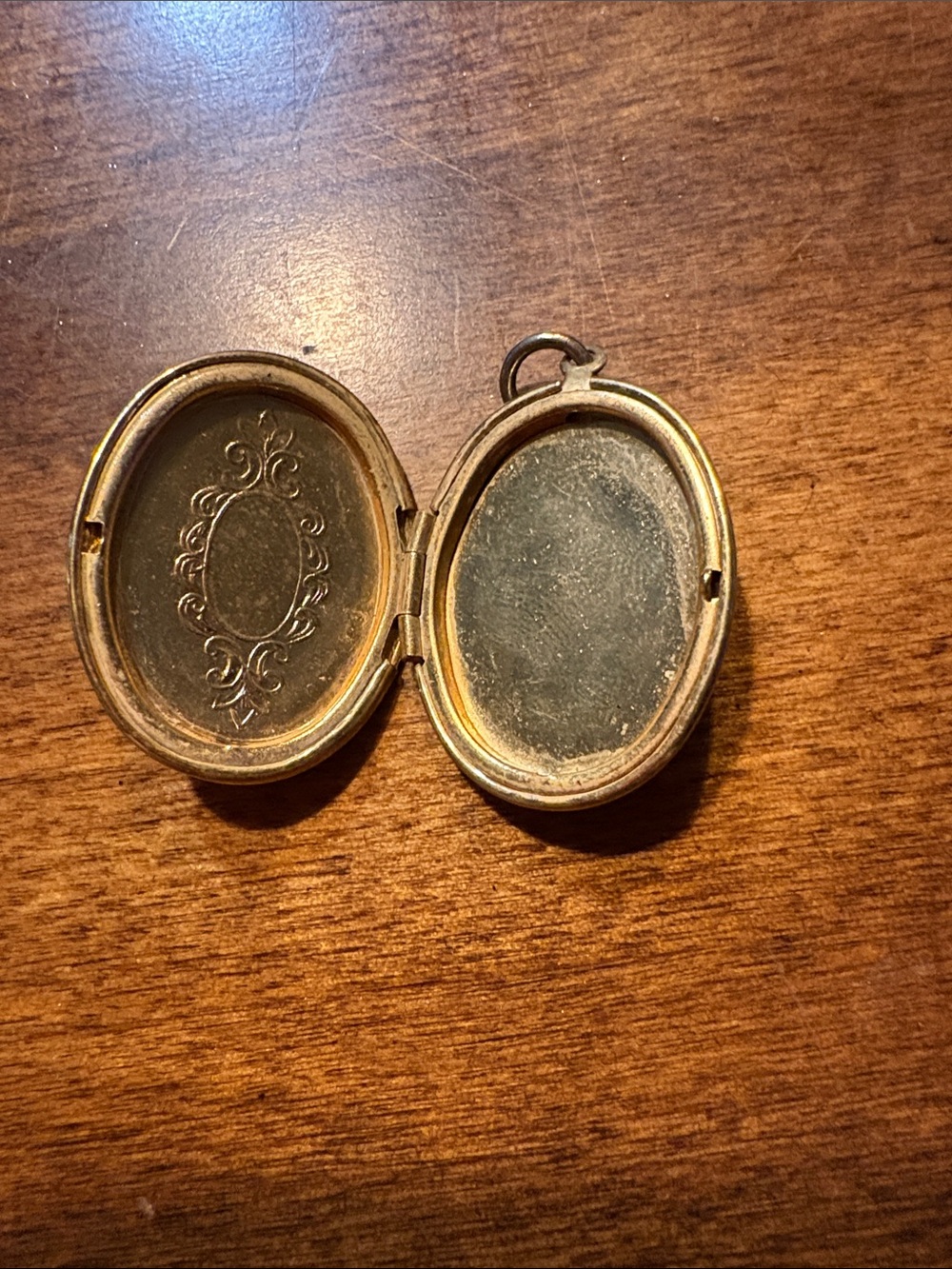 Gold-Tone Oval Photo Locket Pendant - Classic Gold Finish